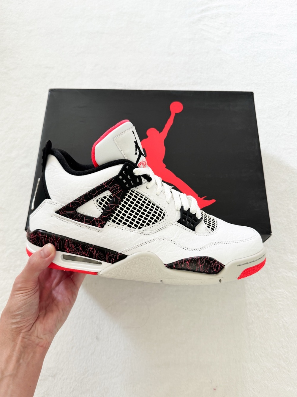 Jordan 4 Retro Pale Citron Bright Crimson White Black 2019 release size 8.5